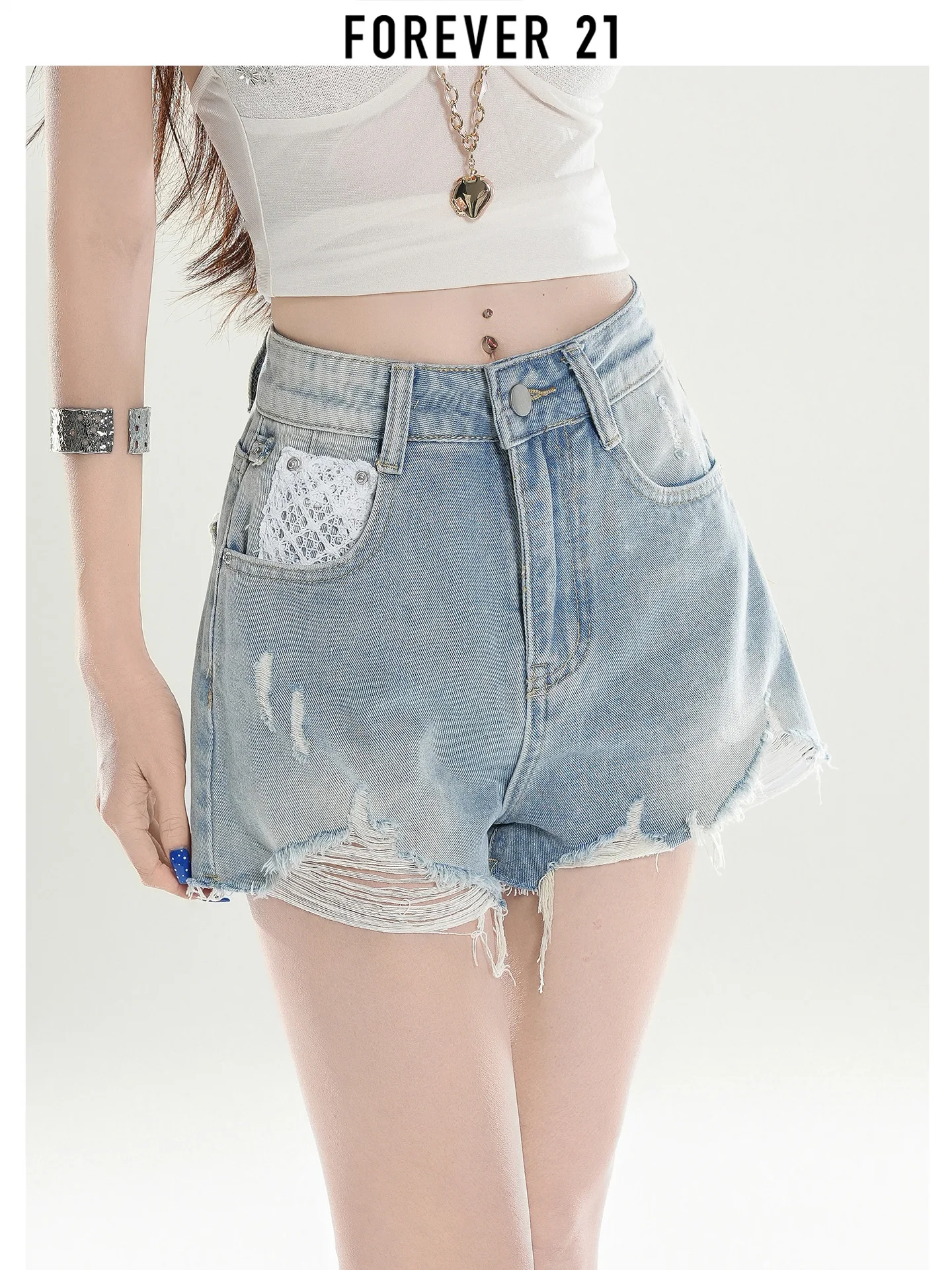 Shorts de mezclilla de cintura baja Forever 21 para mujer, corte A, efecto adelgazante, con borlas y dobladillo deshilachado, vaqueros casuales de verano de cintura alta lavados