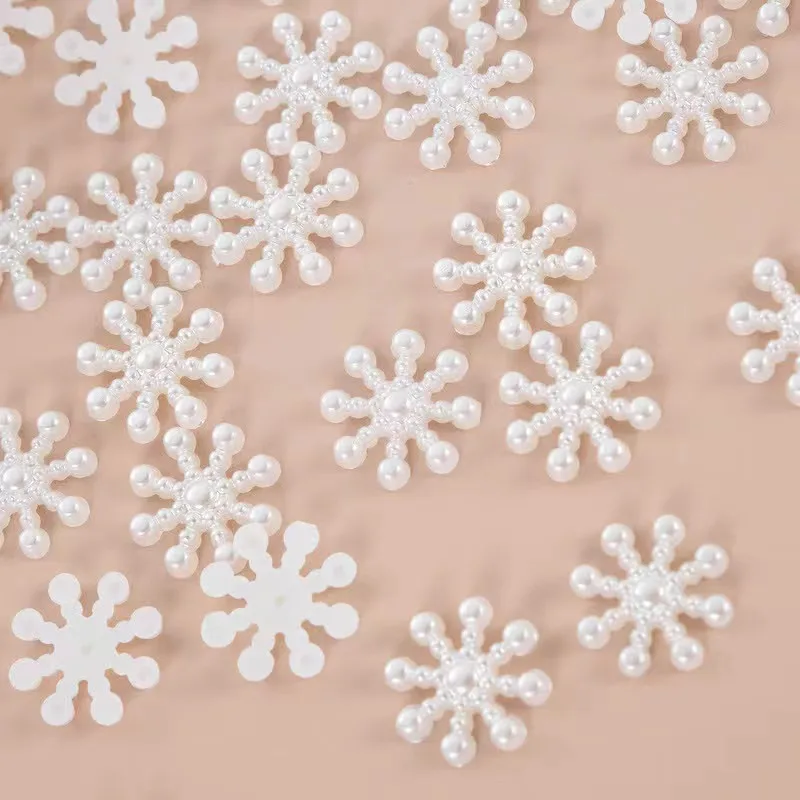Handgefertigte 100 Stück Beige Perlen-Schneeflocken für Hochzeiten, Weihnachten und Feiertags-Flachdekorationen – Detail 6