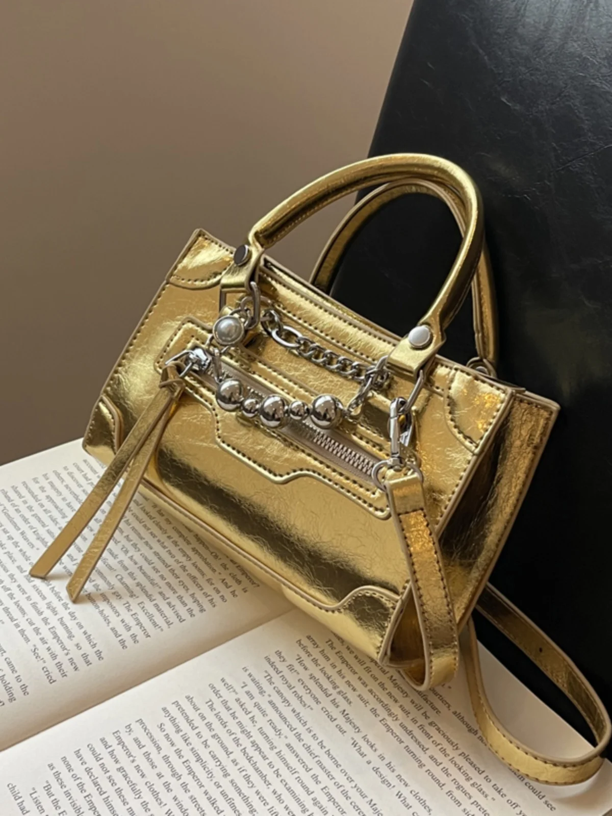 Small Gold Flap Tote Shoulder Crossbody Bags for Women Handbags and Purses 2024 New Trendy Design Messenger Bag High Quality
