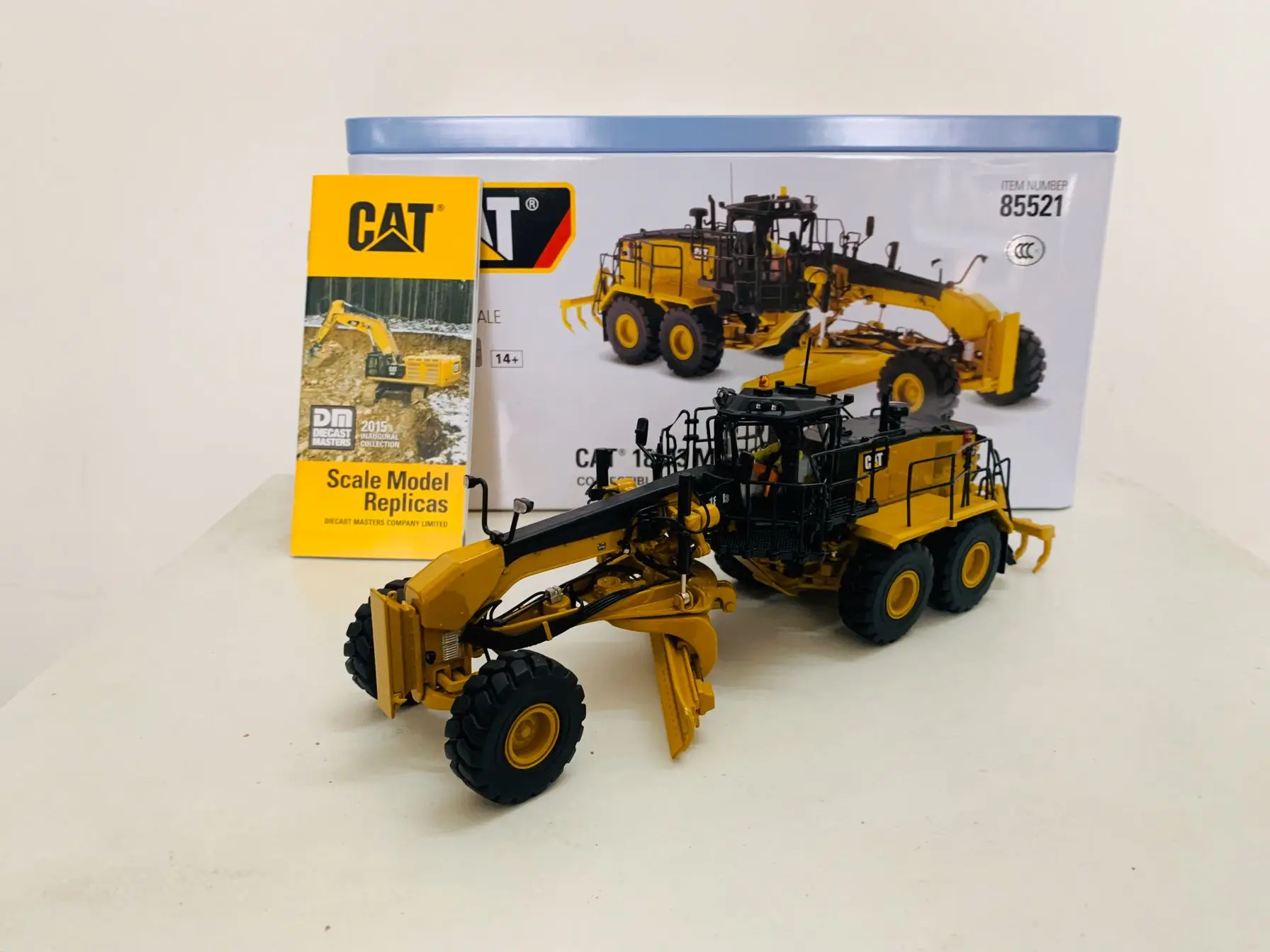 DM 18M3 Motor Grader 1:50 Scale Metal By DieCast Masters 85521 Collectible Model New in Box