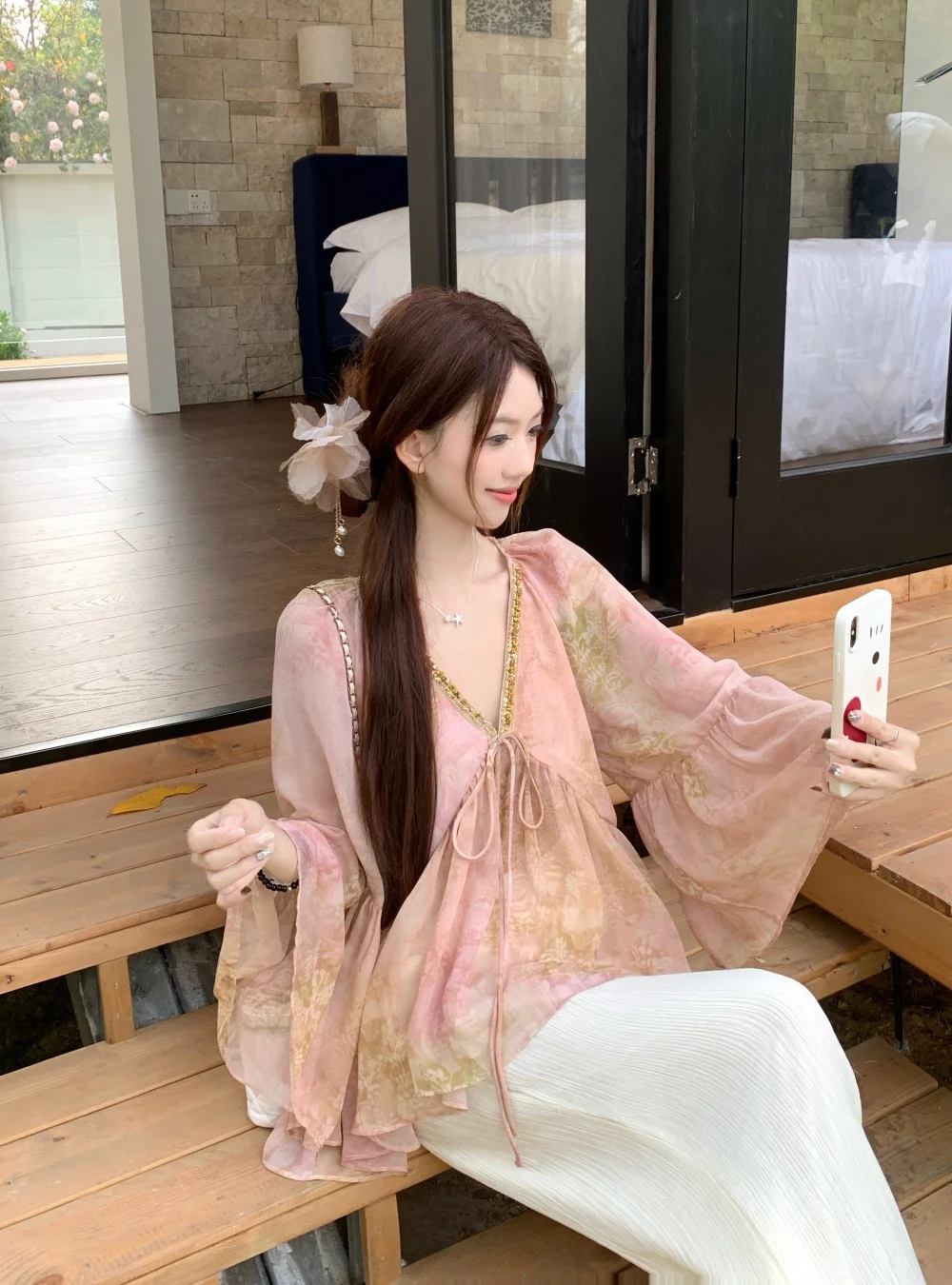 女性の春夏エレガントな V ネックブラウスレディストリートスパンコール襟プルオーバールーズ花柄シャツトップ