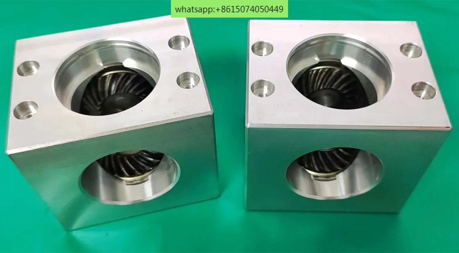

Small Bevel Gear Corner 1 to 1 Aluminum Housing Small Reducer 90 Degree Right Angle Drive Reversing Gearbox