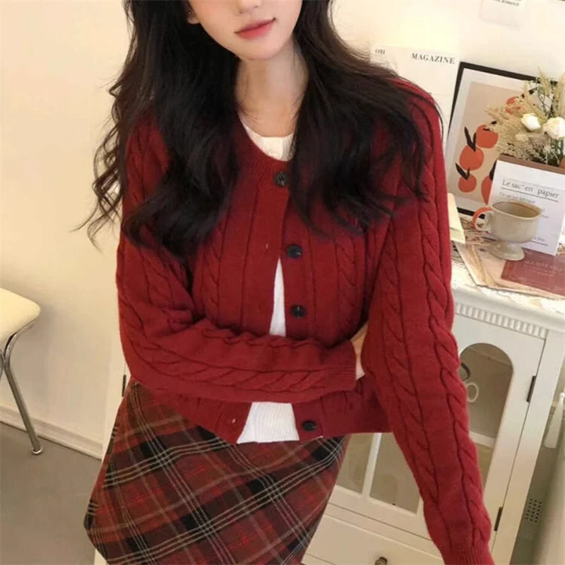 سترة دونغقوان داليانغ النسائية المحبوكة باللون الأحمر الكسول Aalyptic Sle سترة مفتوحة معطف خريف وشتاء وصل حديثًا Faion Ladi...