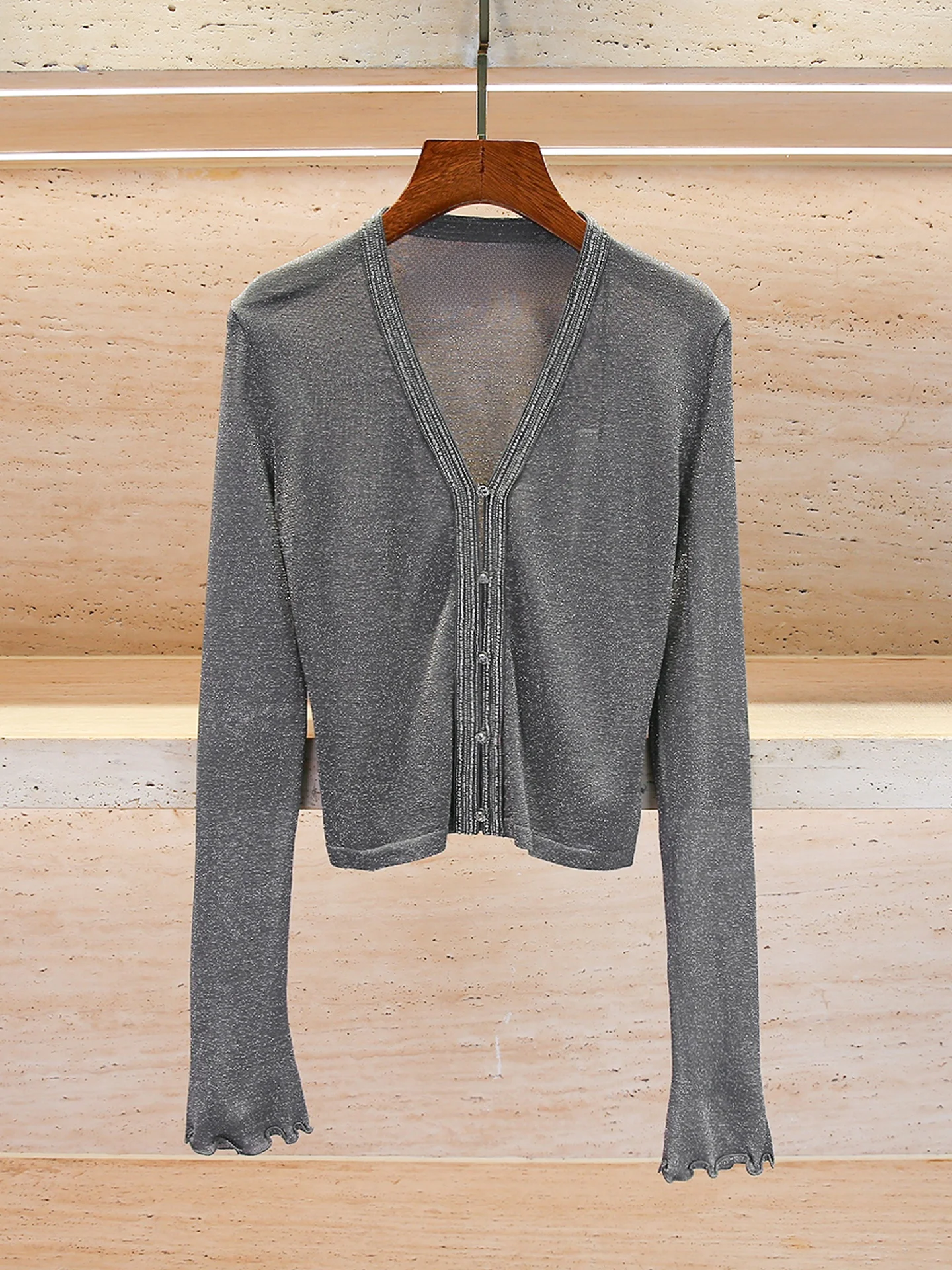 

High-End Women's Knitted V-Ne Bell Sve Open Cardigan ort Sve Top Comfortable Breathable Daily Wear Simple Sle