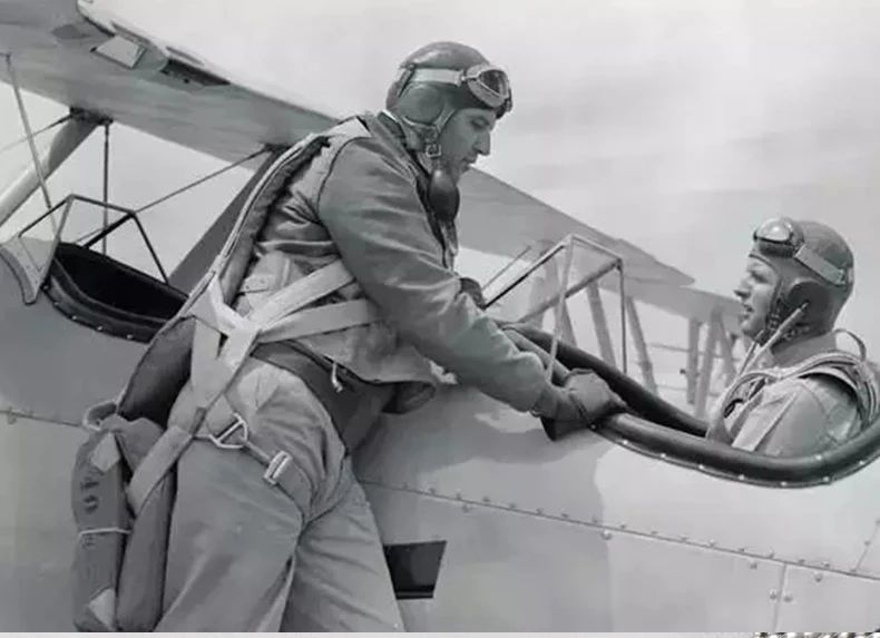 Classic Japanese Quartz Movement Pilot Wristwatch Pin Buckle Waterproof Luminous