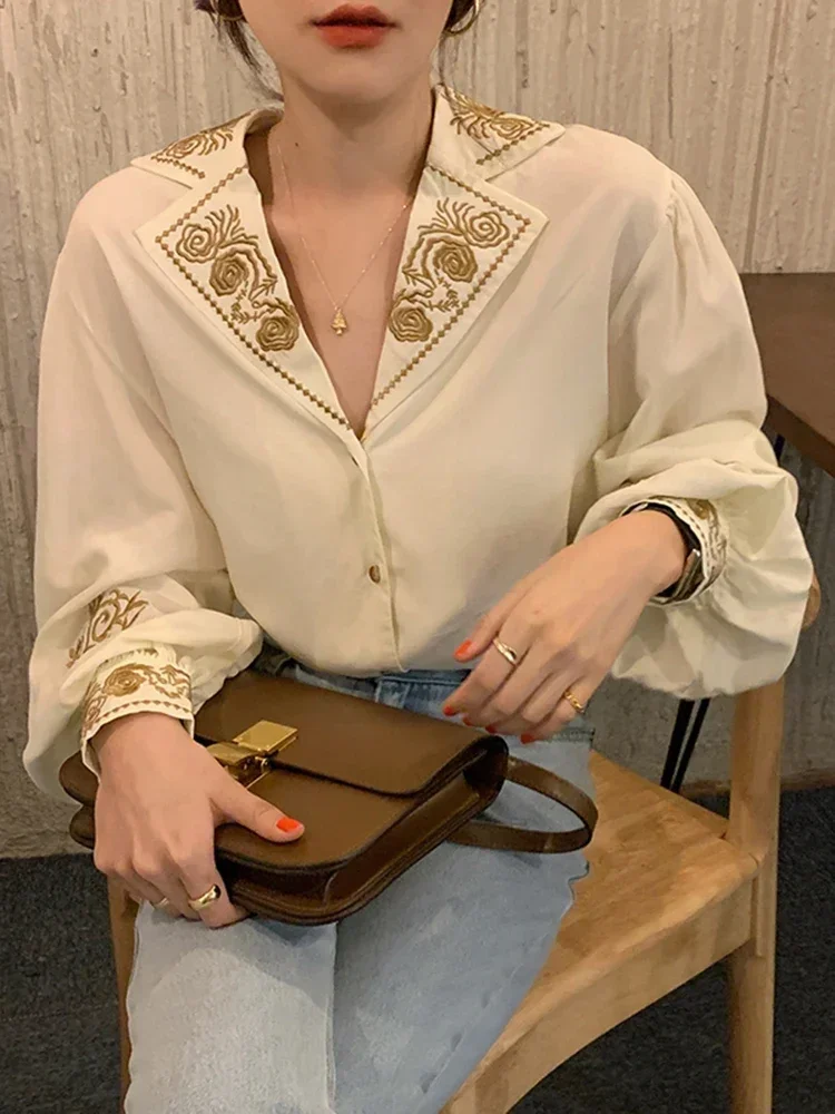 Spring Autumn New Retro Lapel Shirt Female Heavy Industry Embroidery Single-breasted Loose Lantern Sleeve Shirt Top UK921