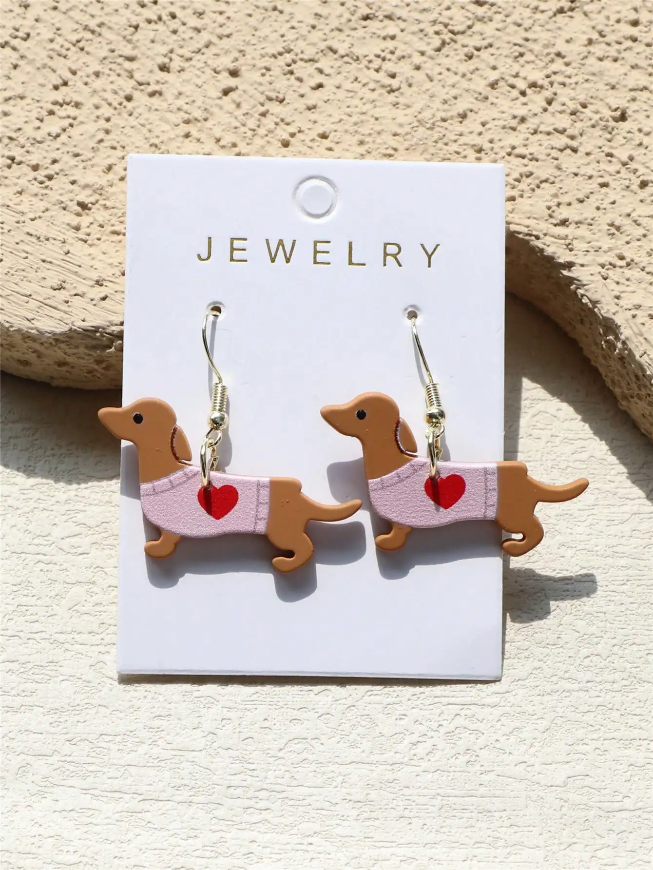 

Серьги с милым дизайном таксы в свитере с сердечками, акриловые модные украшения для женщин