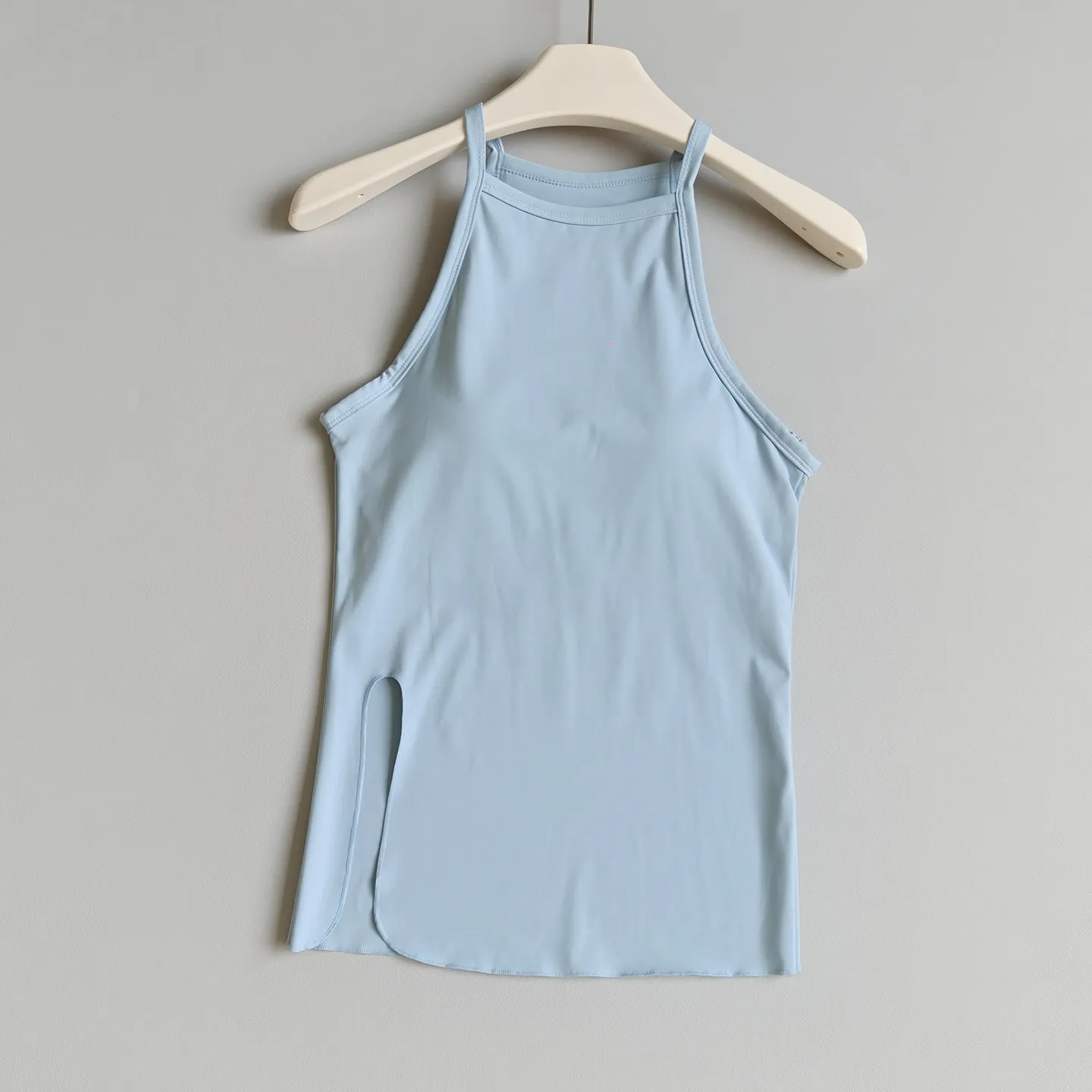 Damen Nude Ärmelloses Yoga-Top mit Brustpolster für Pilates-Training, zum Tragen im Freien mit Schlitzen, Fitness-Top – Detail 2