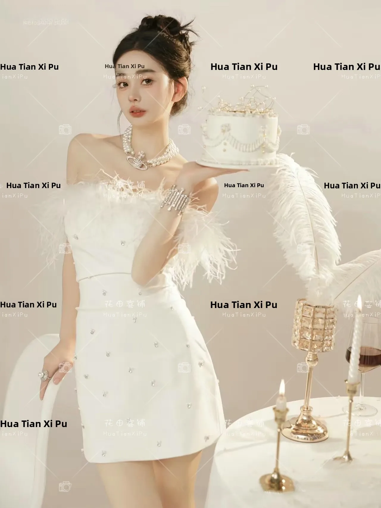 

Фотостудия: Новый стиль платья-сарафана для индивидуальных портретных фотосессий в тематике дня рождения, образ «Тысяча золотых леди» в стиле киногероинь, создающий атмосферу.