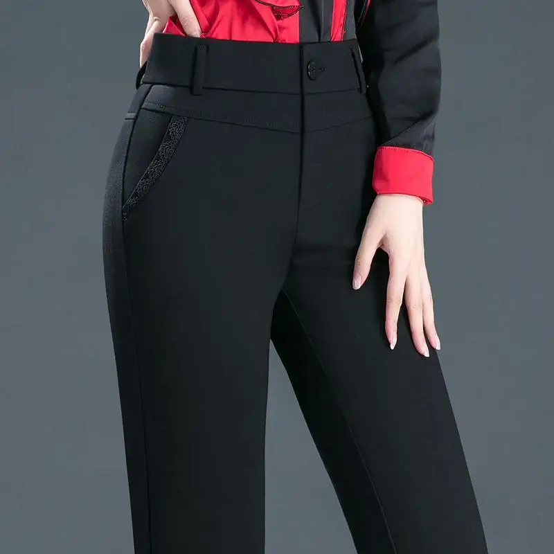 Рисунок 3 - Брюки женские прямые на молнии