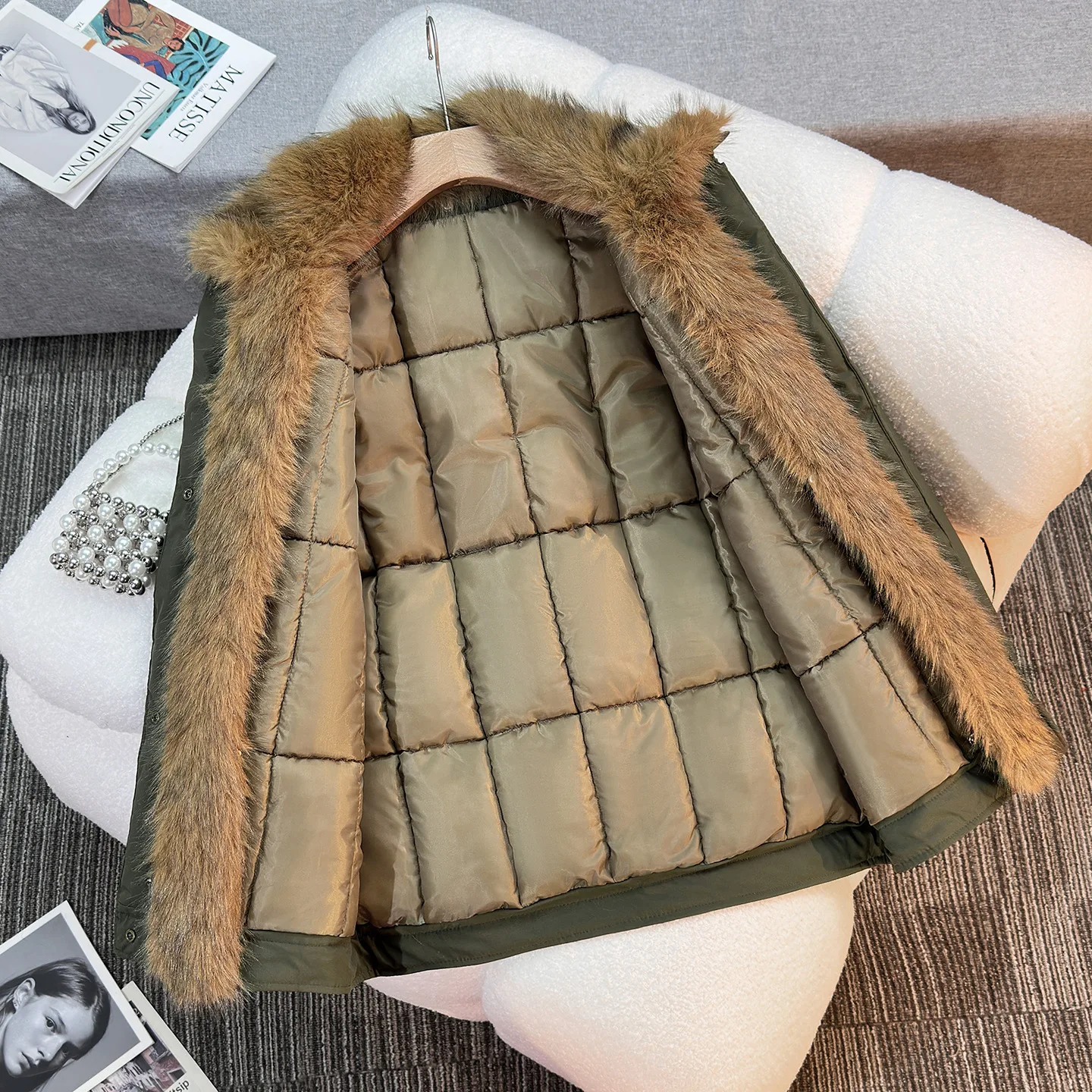 Men's Winter Thickened Cotton-Padded Jacket Light Luxury Warm Loose Versatile Cool Coat for Casual Wear