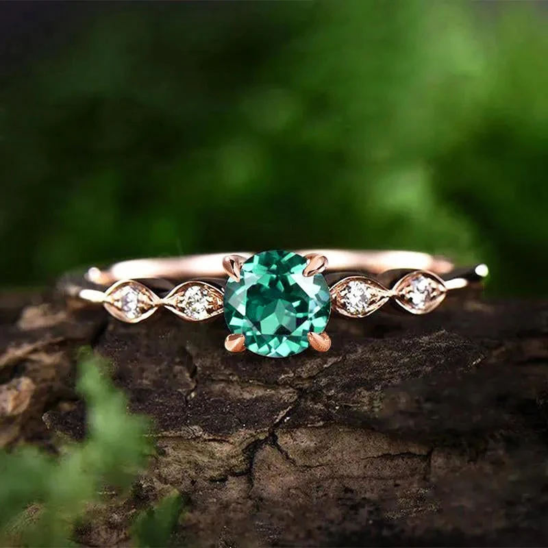 Huitan Eleganter Damen-Fingerring in Roségold mit rundem grünem Zirkonia, schicke Mode, Hochzeitsaccessoires, Verlobungsschmuck