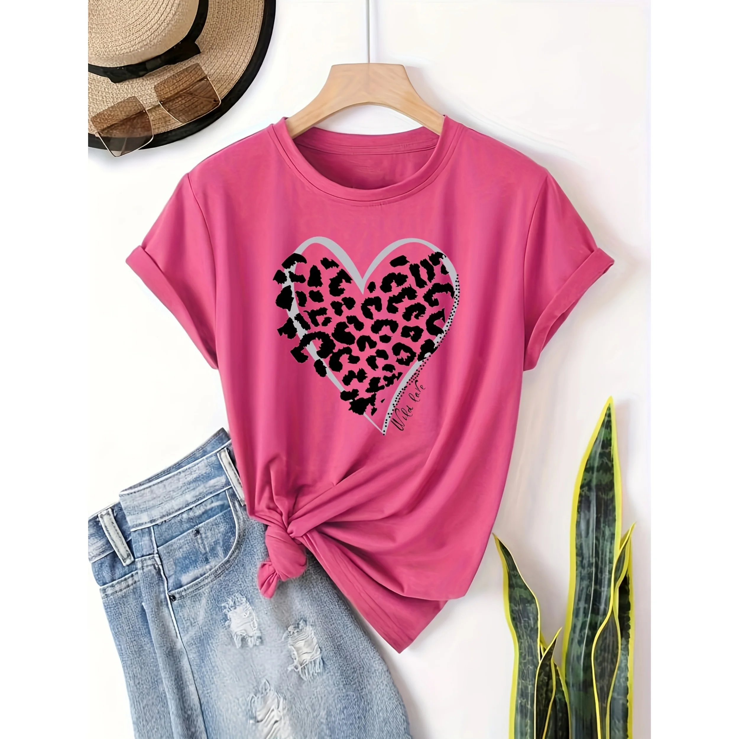 Women\'s T-Shirt O-Neck Short-Sleeved T Shirts Summer Heart-Shaped Printed Tshirts Casual Pullover Tops Street Wear Large Size