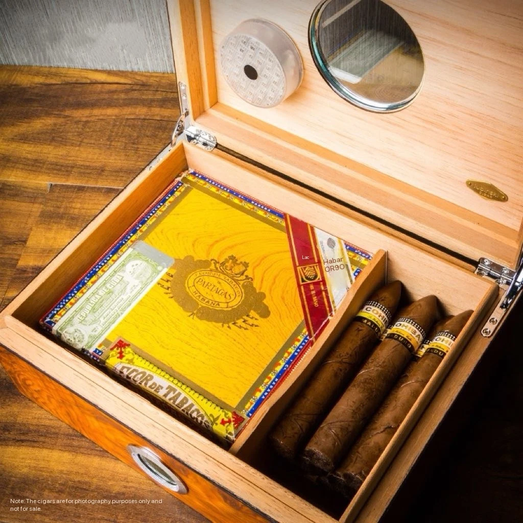 Circular Hole Glass Transparent Window Cigar Box, Cedar Wood Electronic Temperature And Humidity Meter Cigar Box.