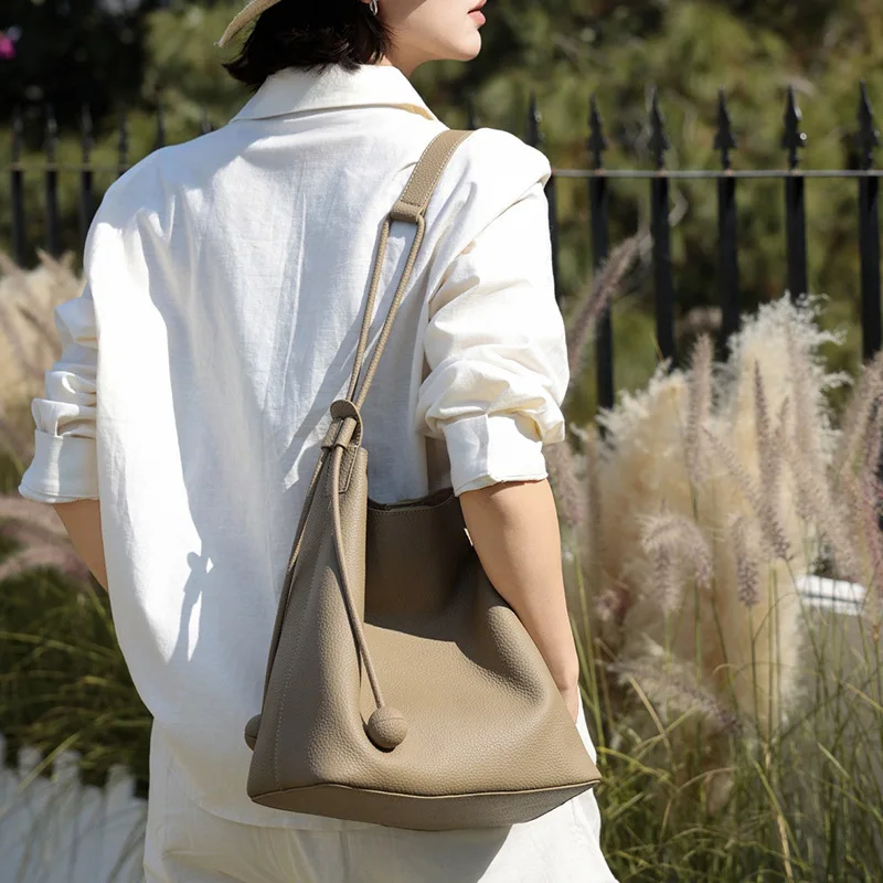 Bucket bag for women, top-grain leather tote bag, large-capacity commuter shoulder bag, genuine leather women's bag