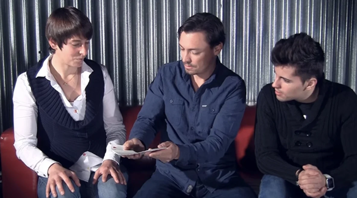 

Haunted Revolution Close-Up Magic Tricks Card Mentalism Magician's Prop Accessory Illusion Gimmick by Mariano Goni