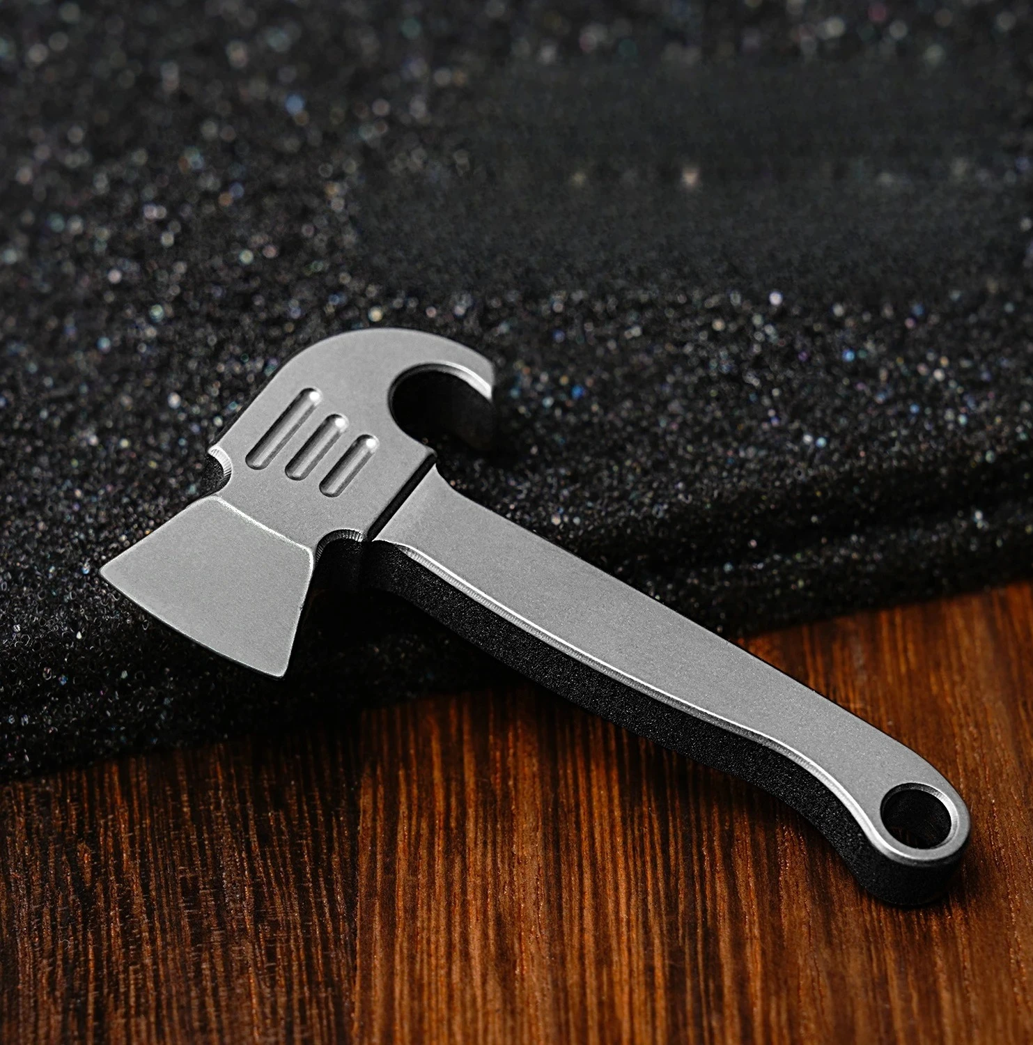 2PCS Portable Titanium Alloy Key Ring Multi Tool Pry Bar Creative Daily EDC Gear Express Unboxing And Bottle Opening