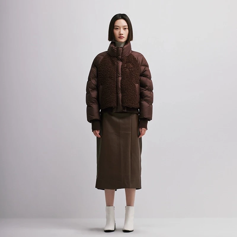 เสื้อแจ็คเก็ตขนเป็ดคอตั้งเชอริคอมพร้อมแผงขนแกะ ยางยืดรัดขอบ ปลายแขนเสื้อยืดหยุ่น น้ำหนักเบา รุ่น Y298005Y