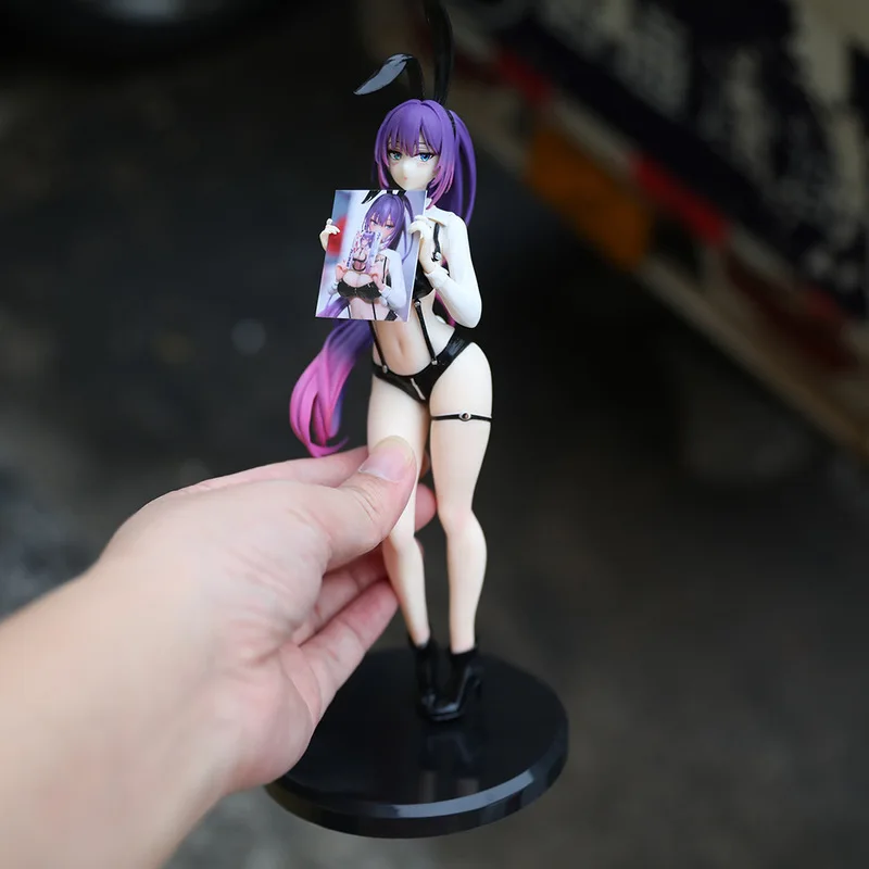 Anime rol chica conejito Yuna chica bonita figura juguetes chasis de escritorio ornamento periférico de dibujos animados regalos de cumpleaños