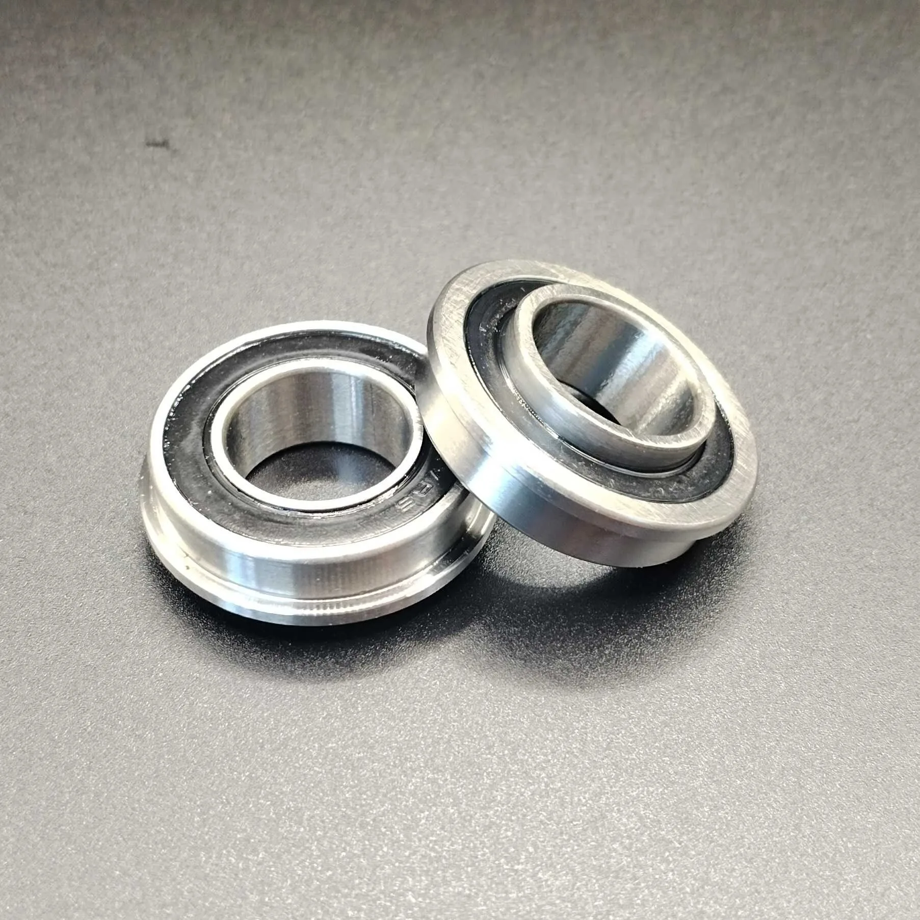 

F6902B2.5-2RV-FB Велосипедная рама с полным шариковым подшипником Peilin с полным шариковым фланцем