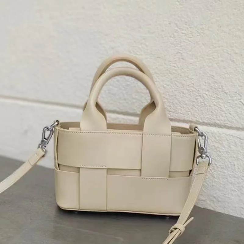 2022 nuove donne borsa di design tessuta a mano in pelle di alta qualità borsa a tracolla di moda di marca di lusso borsa a tracolla da donna