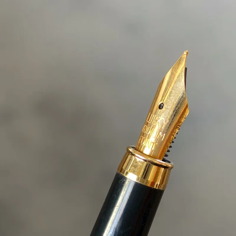 

Wingsung 601 Wingsung All-Steel Gold Clip Iridium Pen 1990s 0.5F Fine Nib Calligraphy Practice Pen Stationery Supplies Gift