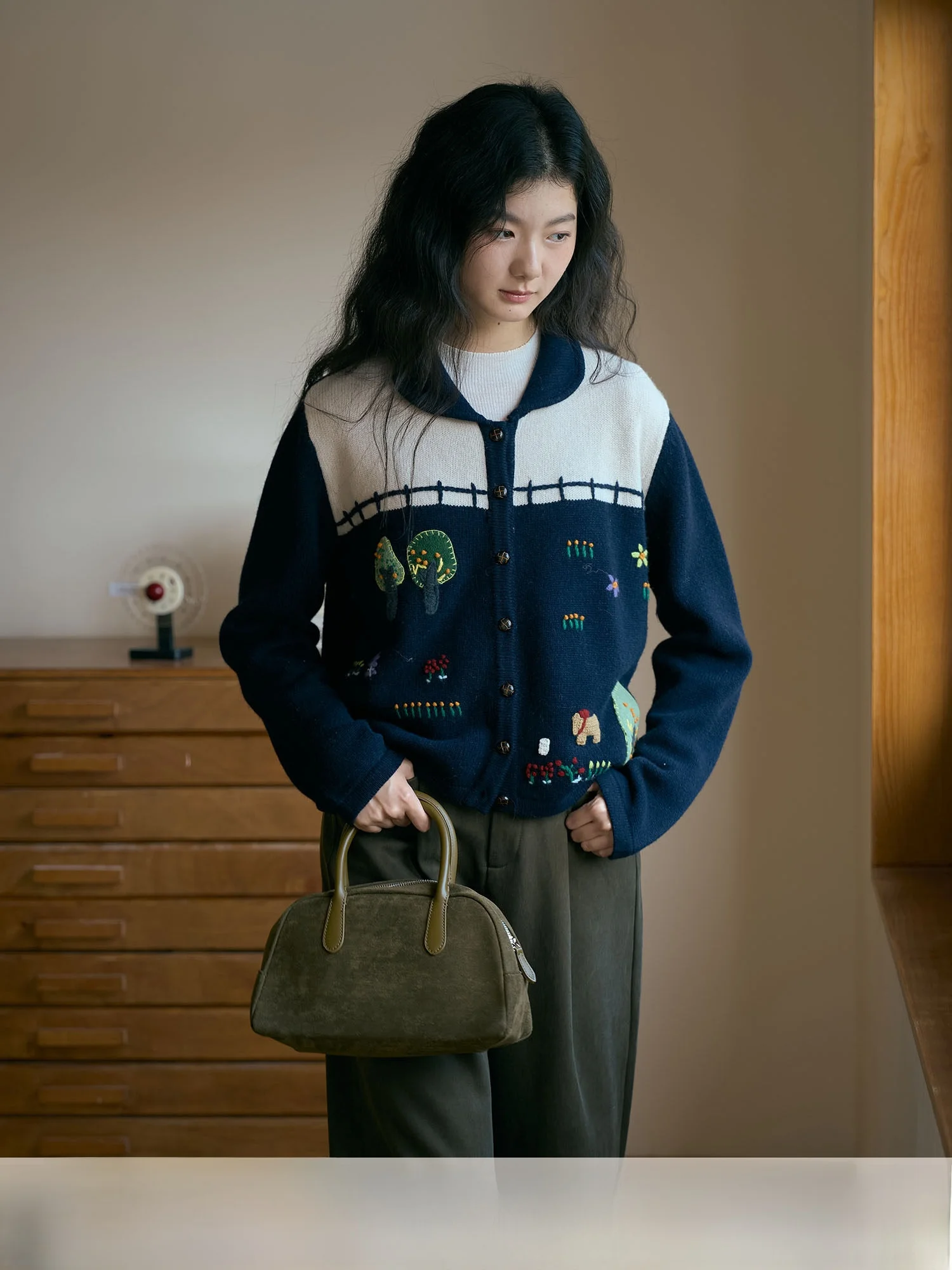 

Повседневное свободное вязаное шерстяное пальто Bruland с воротником-стойкой и вышивкой "Bla Forest", дизайн Color Blo, женская мода