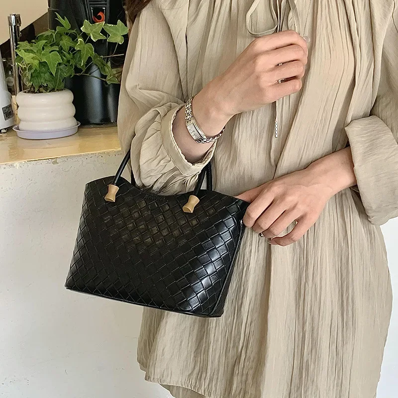 

2025 New! Luxury Woven Handbag for Women -Premium Material, High-End Texture, Large Capacity, Shoulder/Crossbody/Handheld