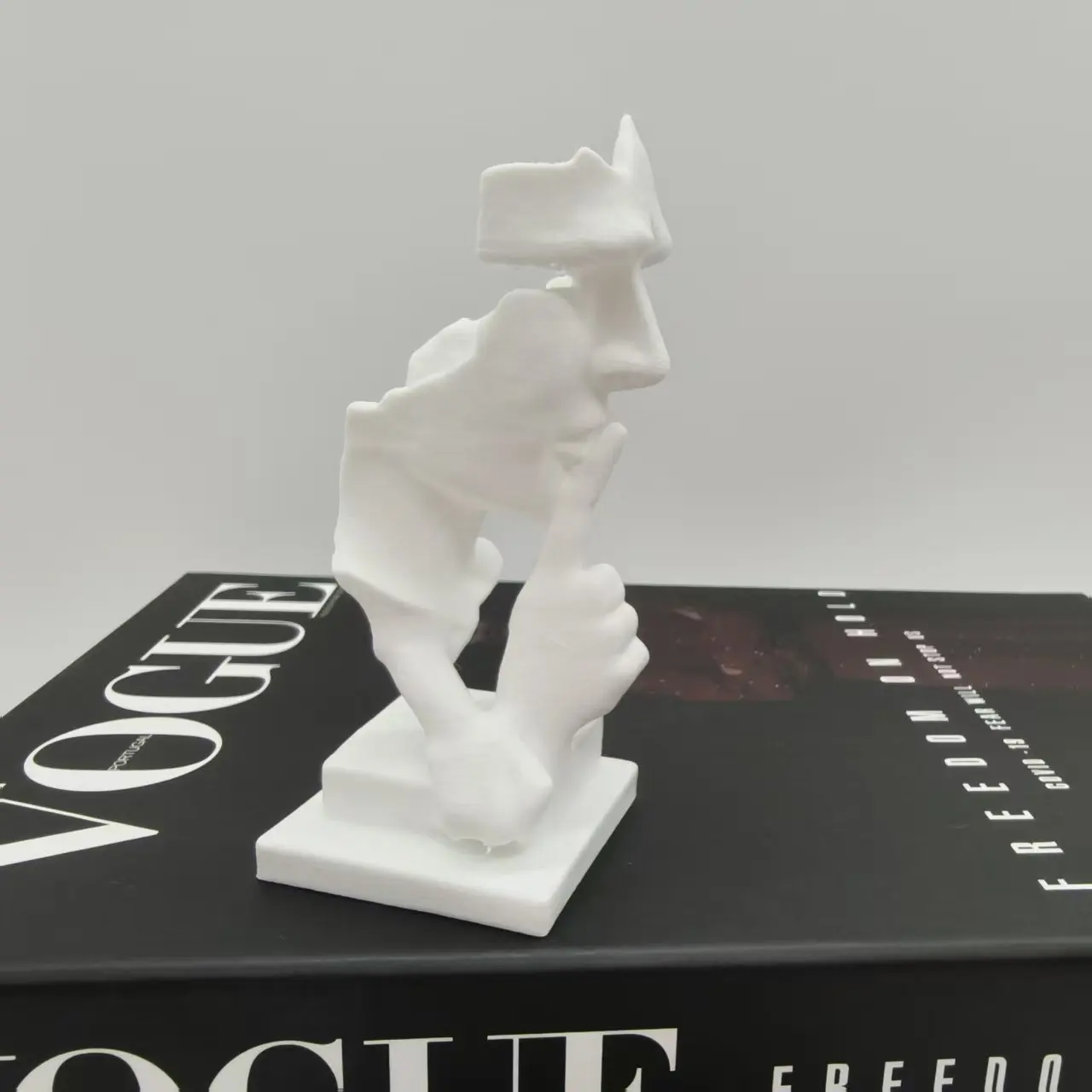 تمثال المفكر، الصمت هو تمثال فني تجريدي ذهبي، بلاستيك متين مطبوع ثلاثي الأبعاد، نحت منزلي بلاستيكي حديث، تصميم بسيط، زخرفة عالية الجودة، ديكور مكتب منزلي، هدية إبداعية لعيد الميلاد وعيد الفصح والهالوين #5