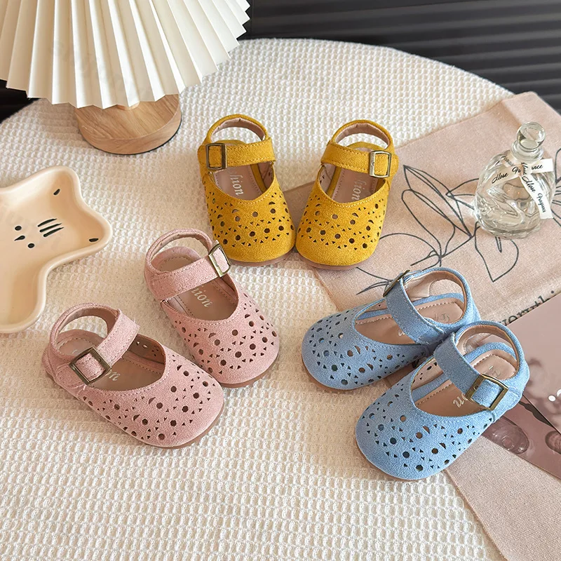 

Дышащая повседневная обувь для девочек, корейская версия, сандалии, новинка лета 2024, удобная модная обувь принцессы на мягкой подошве