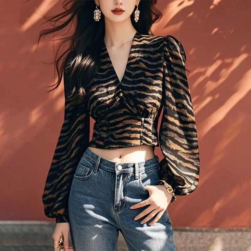 Luxury Woman Blouse 2025 Short Chic Women Blouses Leopard Print V Collar Shirt Sexy Female Pullover Long Sleeve Top for Ladies