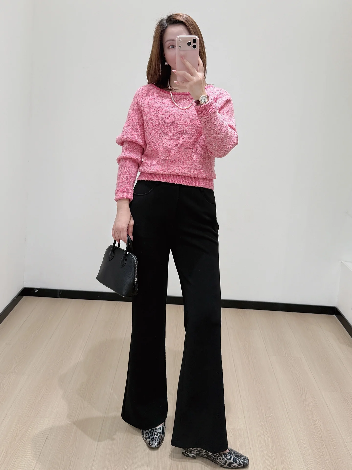 

Romantic Gentle Texture Coexistence Heavyweight Knitted Particle Sensation Slope oulder Ne Top Women's Casual Loose Fit S...