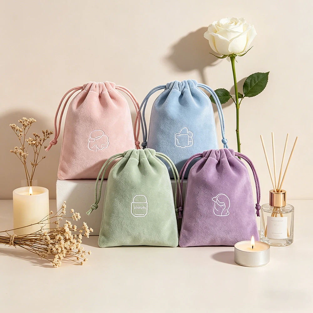 

Custom Logo 13x18cm Soft Velvet Drawstring Pouch Jewelry Earrings Oil Tarot Cards Dice Storage Bags Wedding Favor Gift Candy Bag