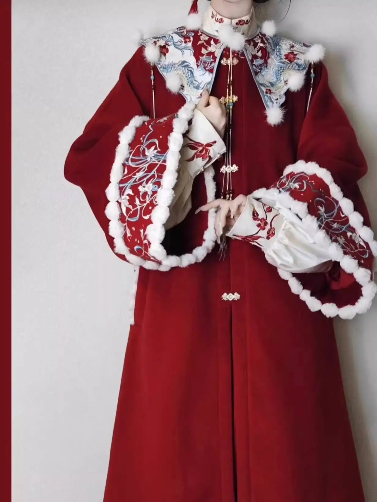Women In Hanfu Ming Dynasty Heavy Embroidery Cloud Shoulder Inner Jacket Coat Engagement Toasting Cosplay Costume Halloween