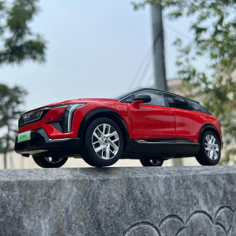 

1:18 Original Model,Cadillac Optiq IQ,Electrical Power SUV,Alloy Car Model for Display,Gift and Collections