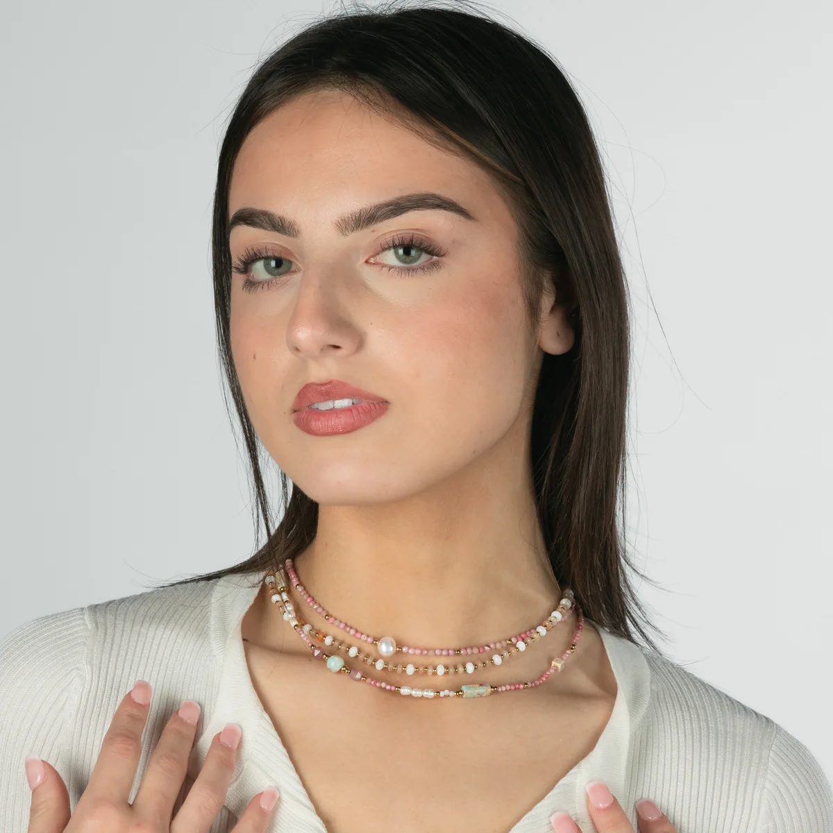 

New pink crystal red stone beaded freshwater pearl necklace natural stone stacked collarbone chain high-end jewelry