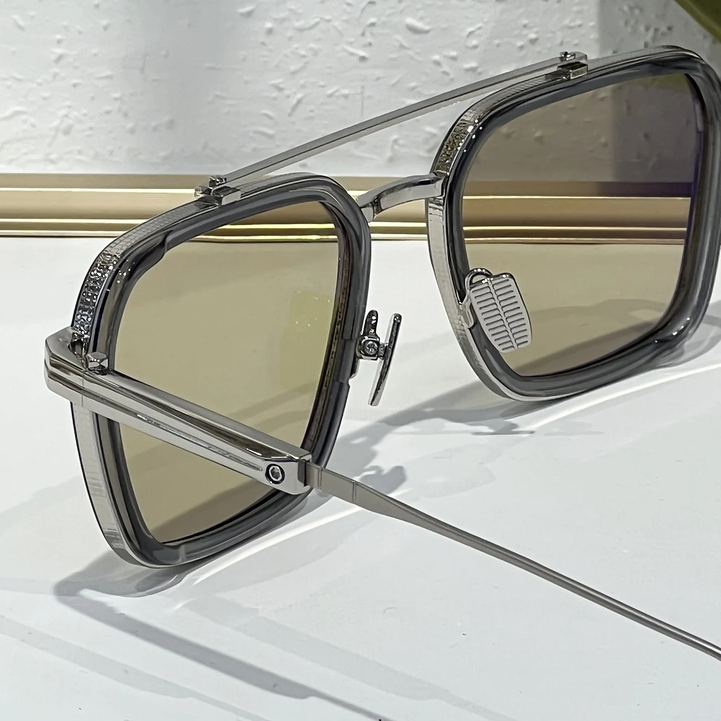 AKS507 النمط الياباني الحرفية المعدنية مربع مصمم رجال الأعمال النظارات الشمسية واقية من الشمس عطلة القيادة في الهواء الطلق النساء النظارات الشمسية