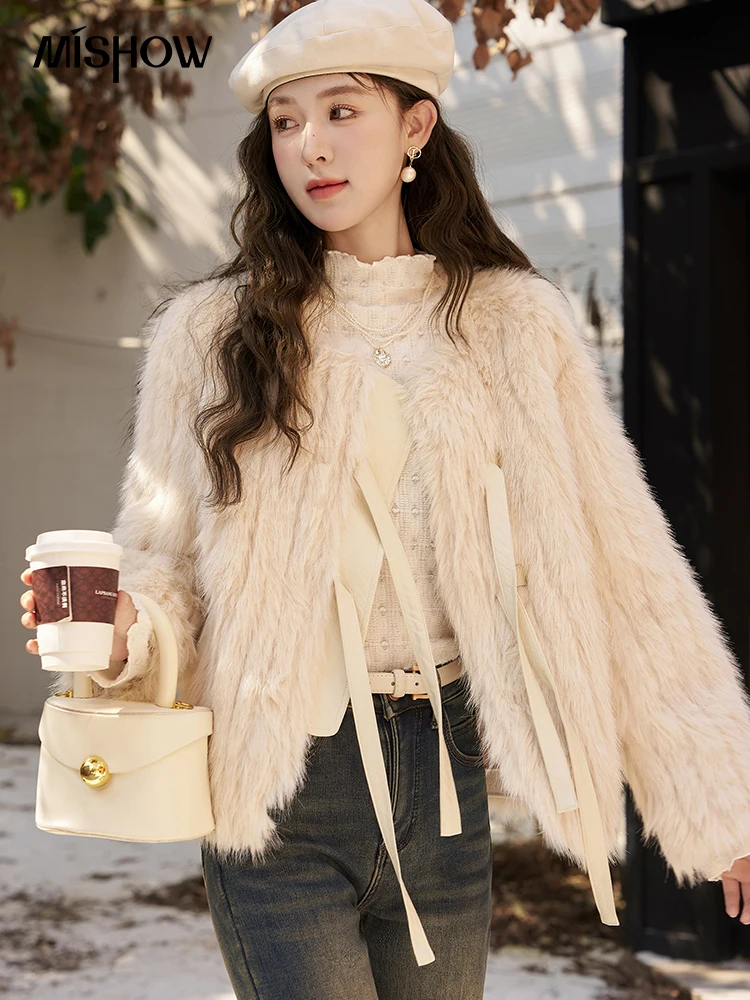

MISHOW Fashion Fluffy Faux Fur Coat Women Winter V-neck High Quality Pu Leather Spliced Jacket Woman Short Outwear MXC52W0269
