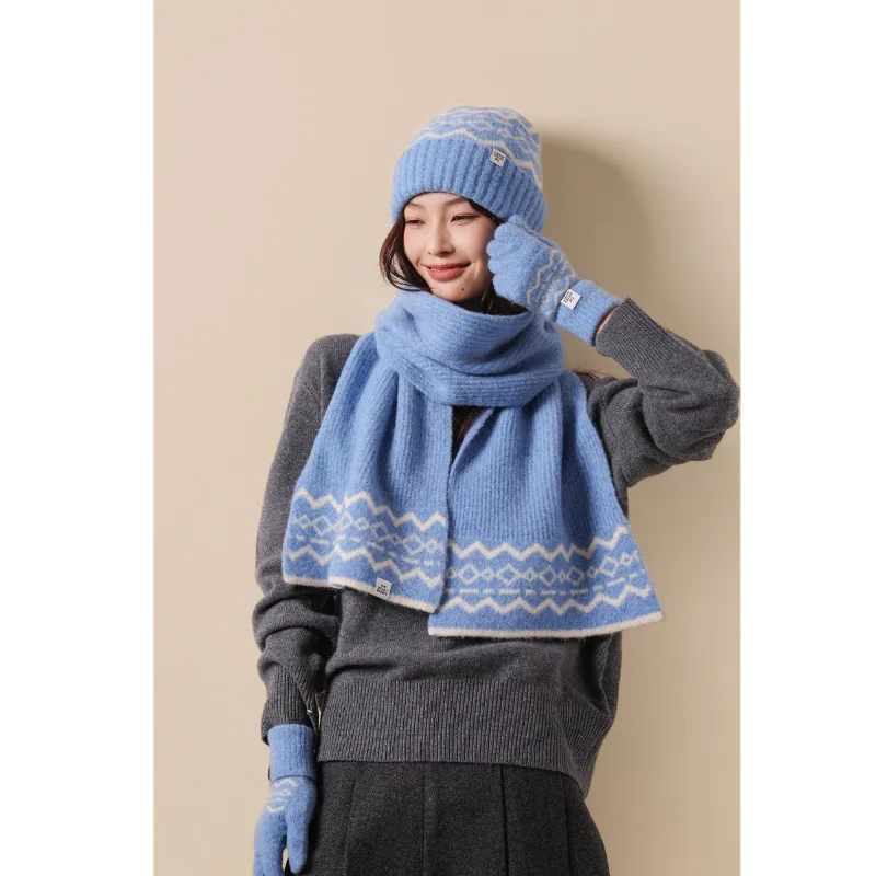 2025 شتاء جديد ريترو فيل آيلاند الجاكار المرأة وشاح سميكة الدافئة معطف خارجي الرقبة قفازات سدادات حماية الأذن قبعة ثلاث قطع مجموعة