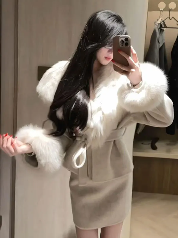 

Корейский шерстяной костюм из двух предметов: пальто и юбка. Зимний наряд. Высокая талия, облегающий крой, длинный рукав, комфортный хлопок.