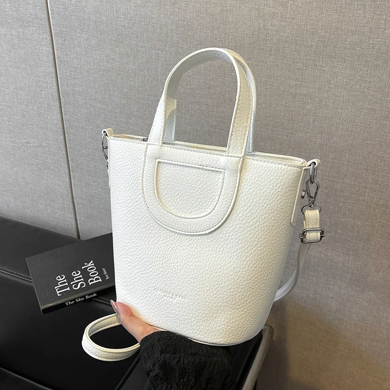 

Designer Elegant Vintage Diaper Bag For Women Minimalist Luxury Leather Large Capacity Stylish Fashion Shoulder Bag
