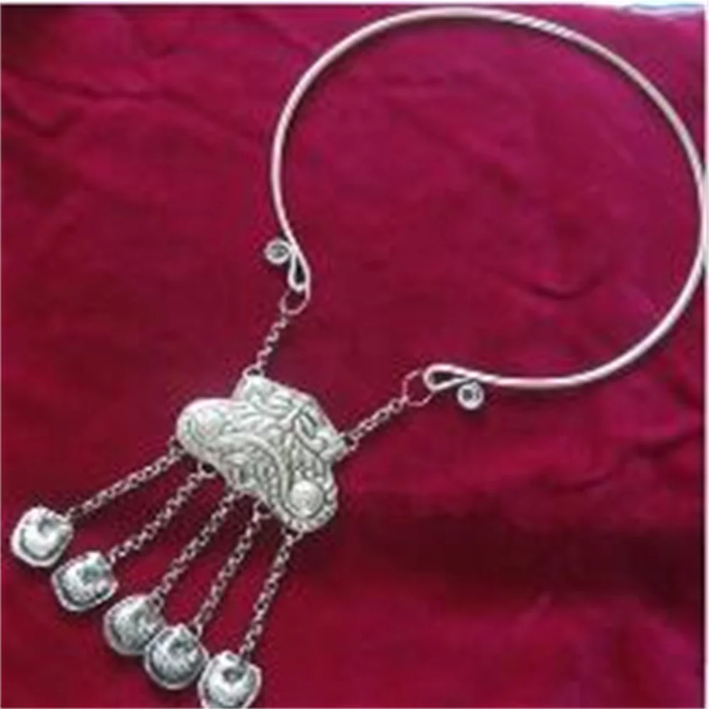 Miao Xiang Dong Village handmade Miao silver personalized jewelry collar necklace butterfly silver collar