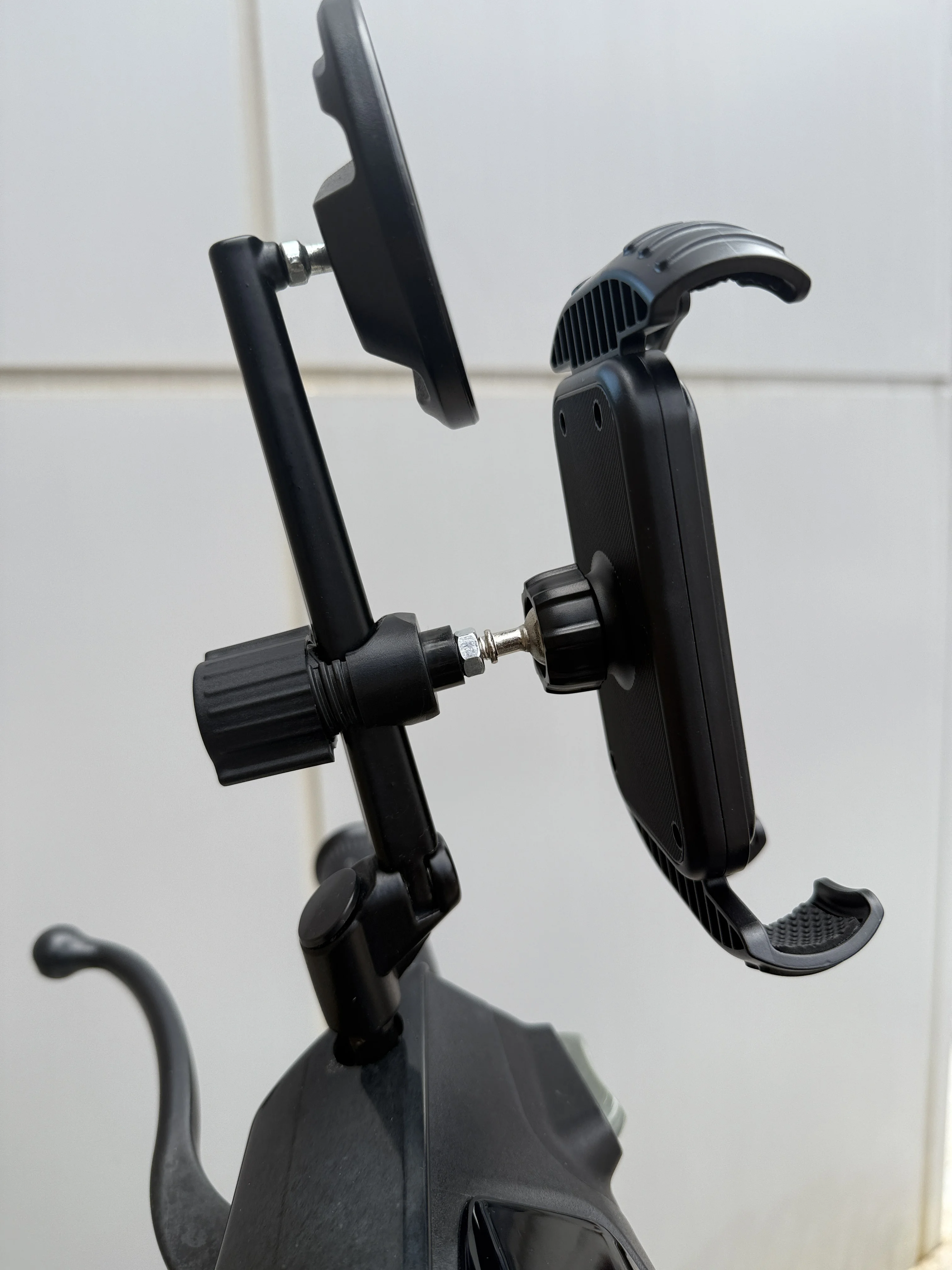 Fahrrad-Navigations-Handyhalterung Elektrofahrrad-Rückspiegelhalterung Schlanker Rohrhalter für Motorräder – Detail 4