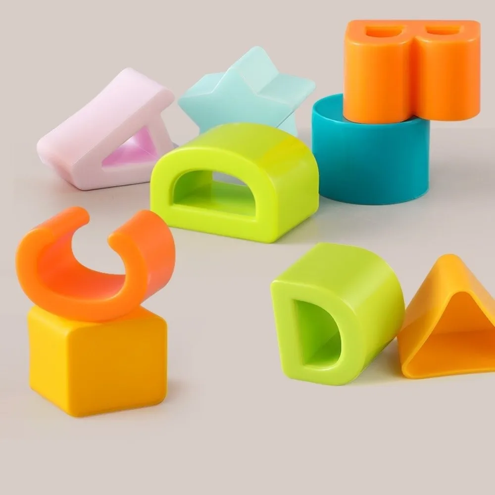 Une boîte ABC pièces trieur de formes jeu de tri Portable éducation précoce Puzzle couleur correspondant bloc de construction préscolaire