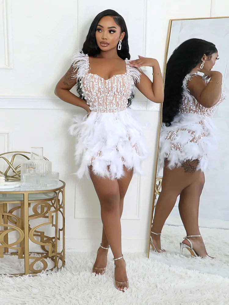 

Sleeveless V-Neck Bodycon Dress with Pearl & Feather Detail – Jazz Stage Performance Costume for Women