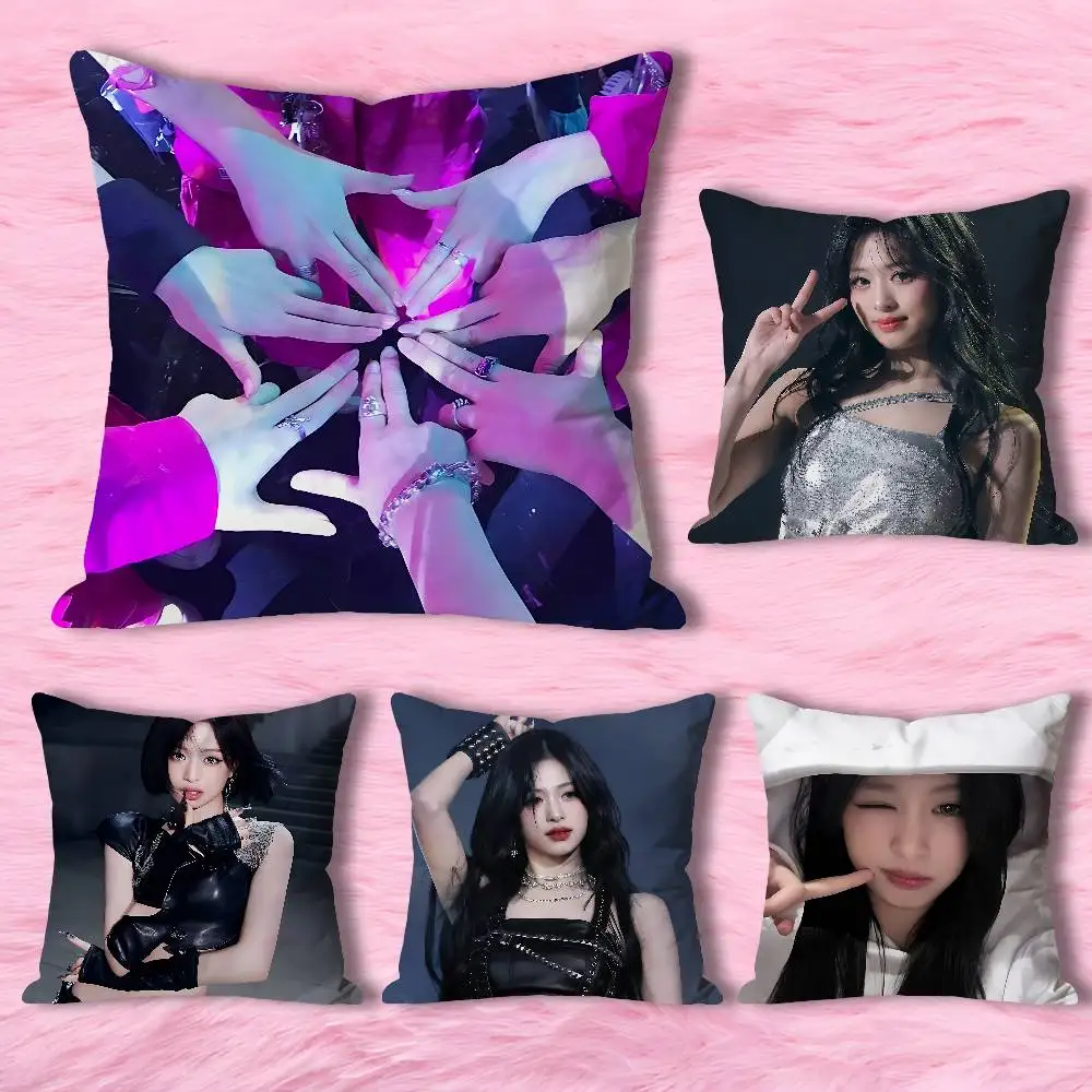 

Cute Singer A-Ahyeon Pillow Cases for Bedroom Living Room Sofa Home Decor Polyester Cushion Cover with Zipper
