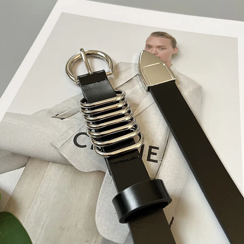 خاتم معدني فضي بتصميم متخصص، حزام أسود عصري للرجال