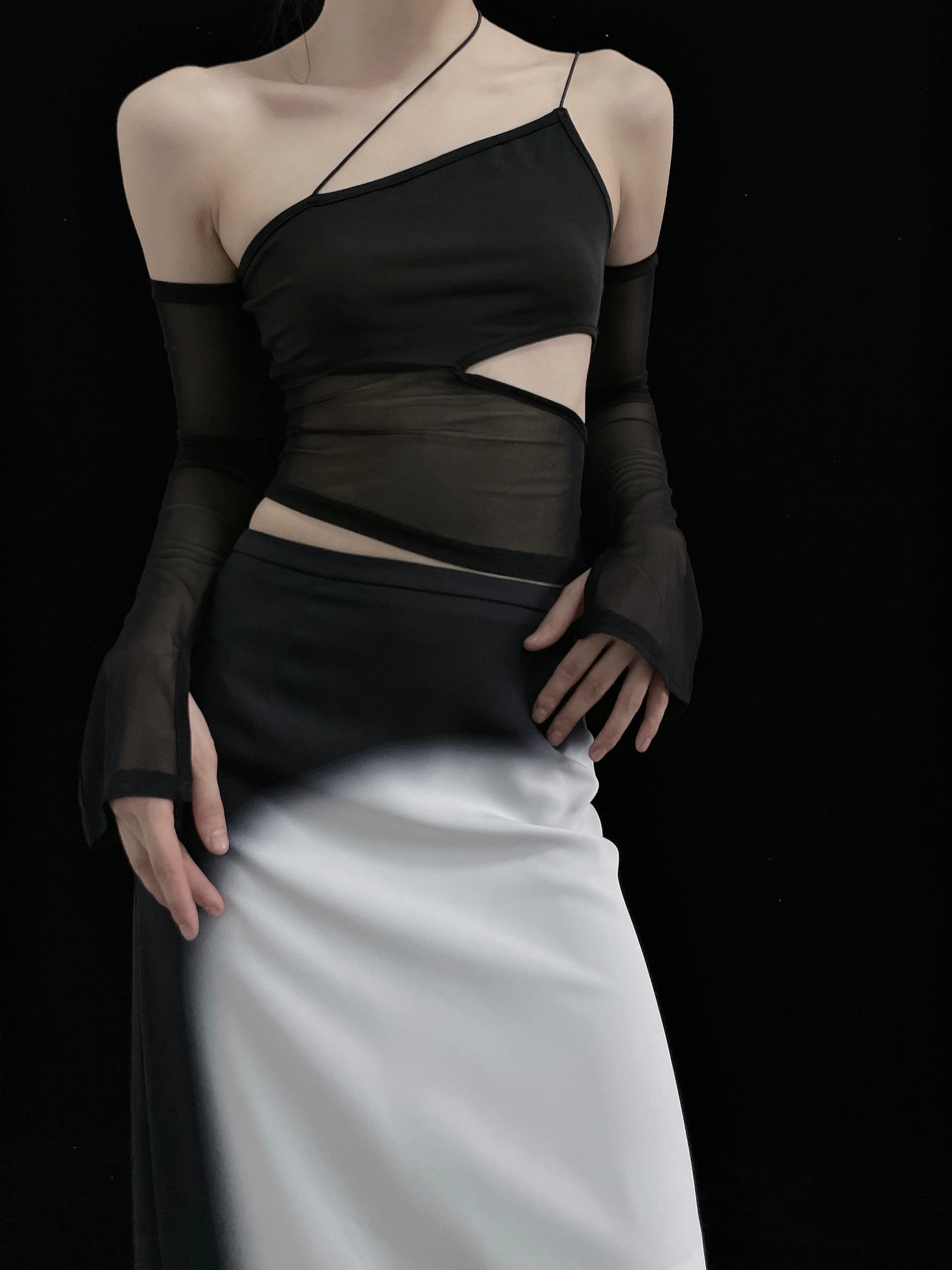 

Небольшой нишевый дизайн, сексуальный и облегающий крой, открытый пупок, модный сетчатый жилет с открытой перспективой, камзол для женщин