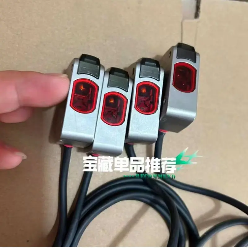 Second-hand test OK sensor LR-ZB250AP 1 piece If You Need Other Specifications, Please Consult