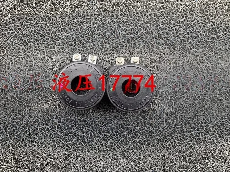 صمام الملف اللولبي TOKIMEC DG4M4 لفائف FLUI-TROL لفائف FLUI-TR0L